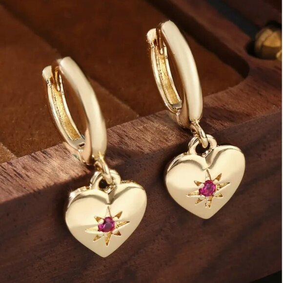 Gold Mini Huggies hoop Earrings with Heart Charm - Small Red Rhinestone - NEw - Picture 1 of 3